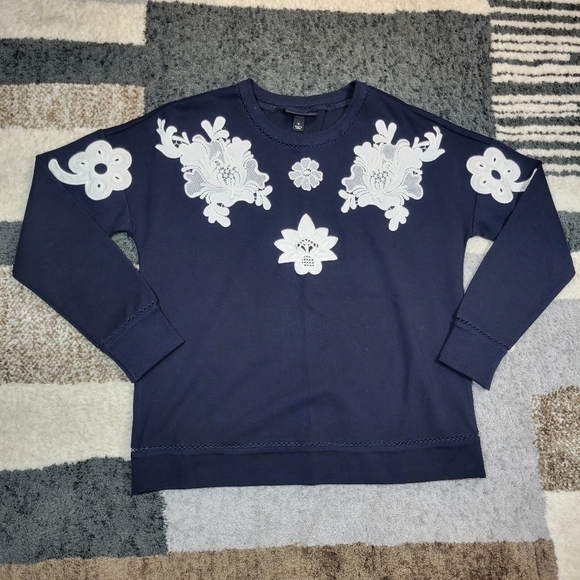Victoria Beckham Target Navy Floral Pop Over Sweater Size Small - Picture 1 of 8